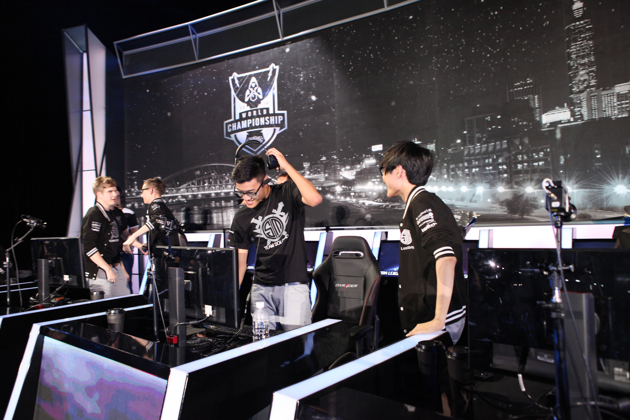 王者榮耀服務(wù)器故障致玩家信譽(yù)分被系統(tǒng)誤判違規(guī)扣除，補(bǔ)償方案爭(zhēng)議引發(fā)玩家集體不滿(mǎn)